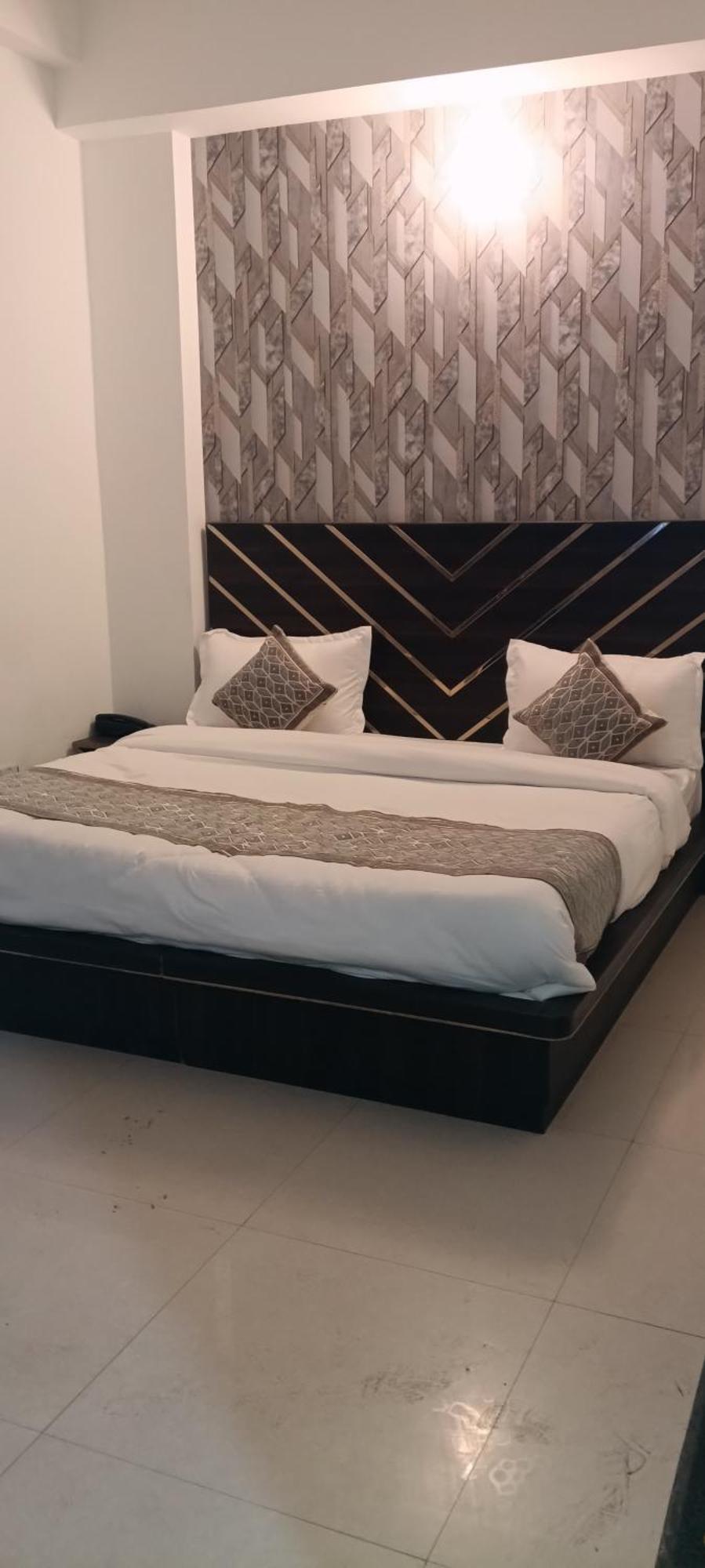 Hotel Blue Heaven Oyotownhouse Gáziábád Kültér fotó