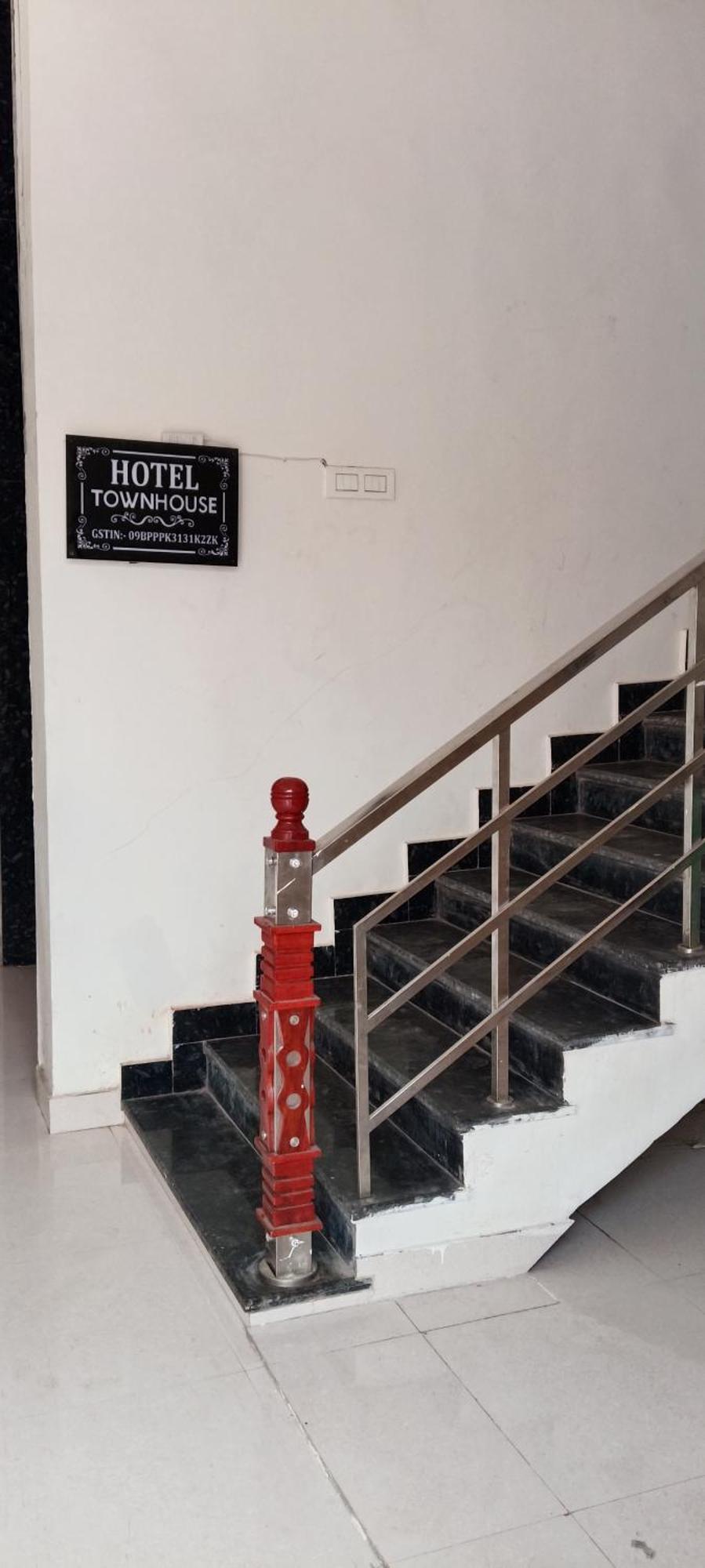 Hotel Blue Heaven Oyotownhouse Gáziábád Kültér fotó